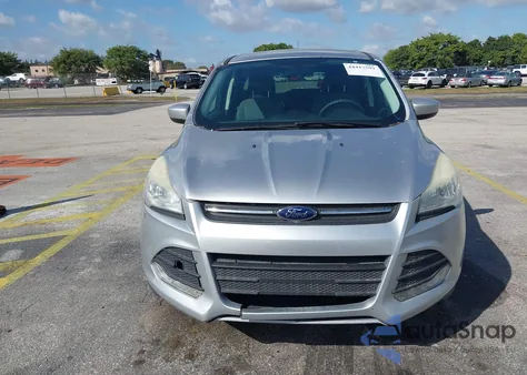 2014 Ford Escape Se z USA, uszkodzony, nr VIN 1FMCU0GX2EUE47140